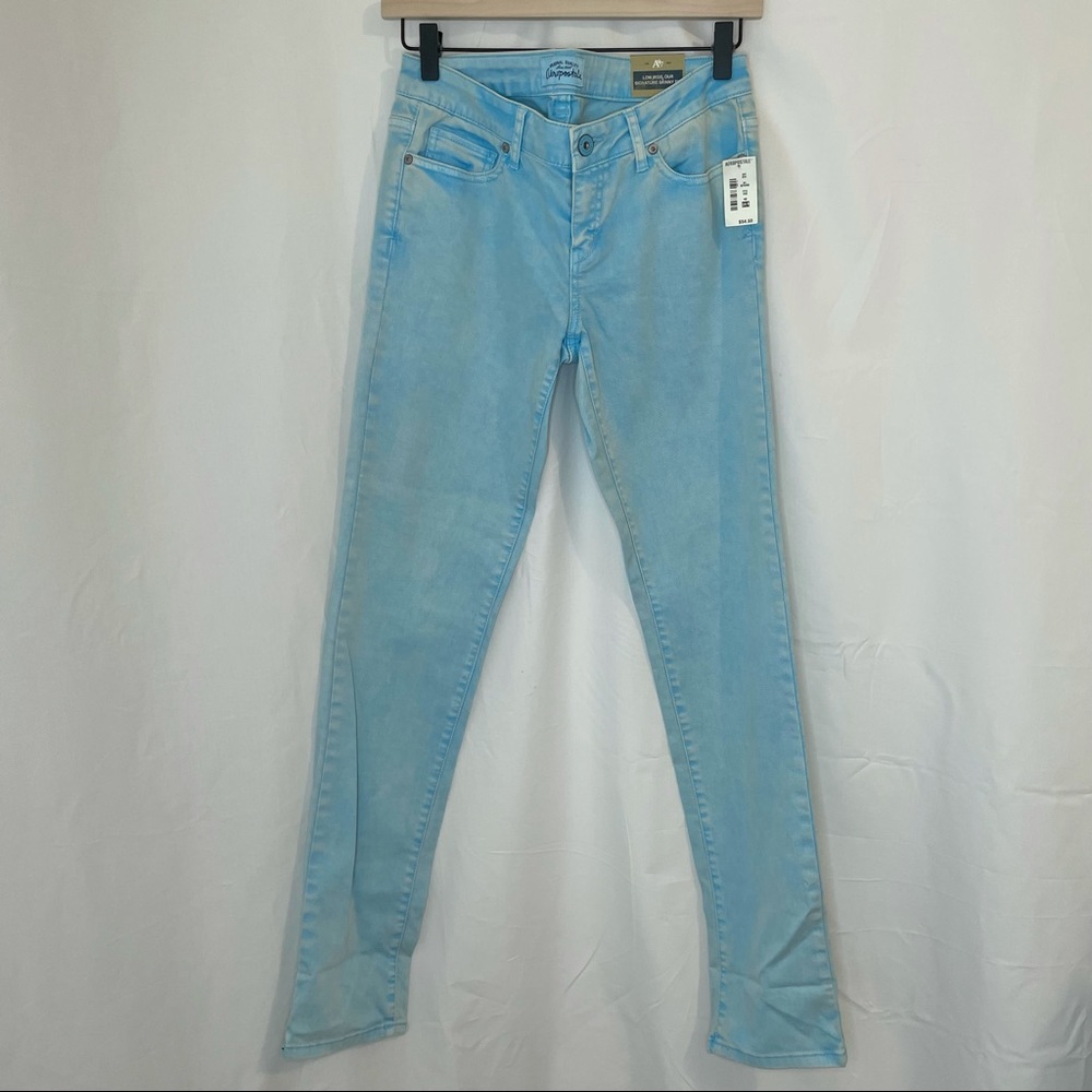 NWT Aeropostale Low Rise Signature Skinny Fit 3/4R